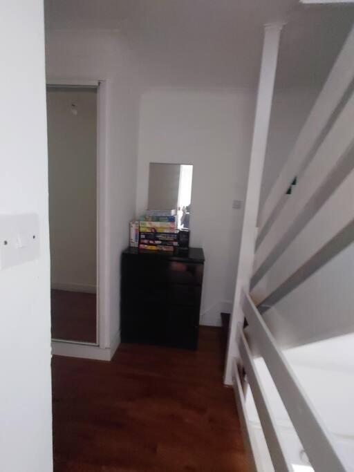 Edwardian 4 Bedrooms With 4 Bathrooms Townhouse, Next To Underground, Accommodates 10 People Londýn Exteriér fotografie