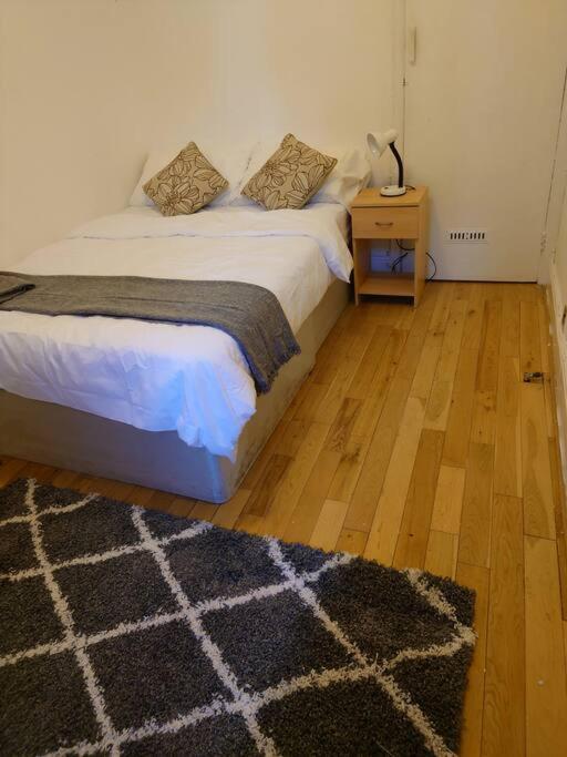 Edwardian 4 Bedrooms With 4 Bathrooms Townhouse, Next To Underground, Accommodates 10 People Londýn Exteriér fotografie
